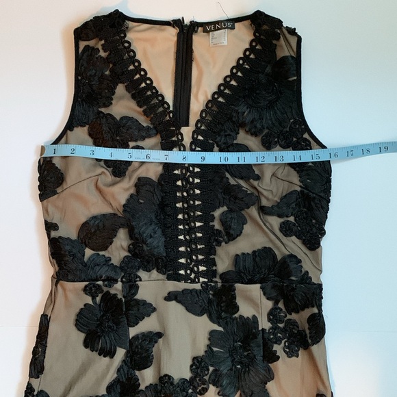 ❤️VENUS Black Lace Overlay Bodycon Dress Size 8 - Picture 6 of 10